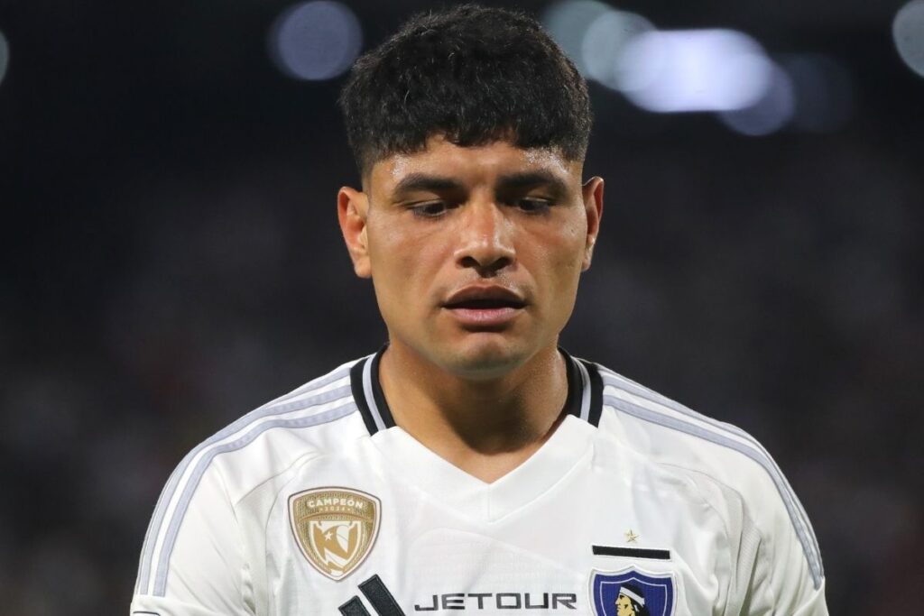 Claudio Aquino con Colo-Colo en la Liga de Primera