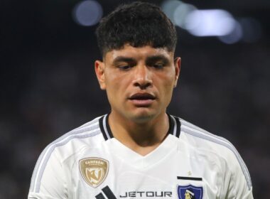 Claudio Aquino con Colo-Colo en la Liga de Primera