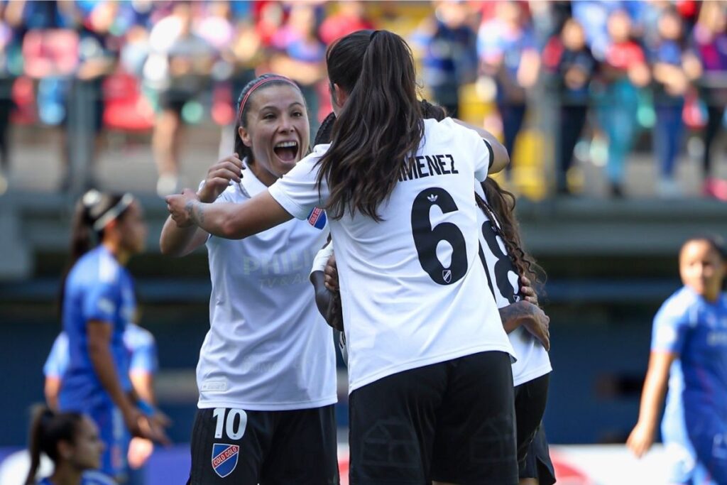 Colo-Colo Femenino vence a la U en la Liga Femenina.