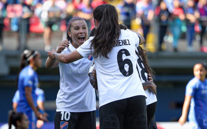 Colo-Colo Femenino vence a la U en la Liga Femenina.