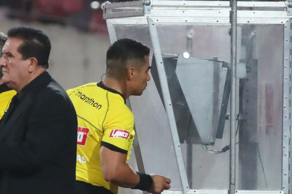 El árbitro José Cabero