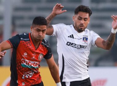 Colo-Colo en su duelo frente a Deportes Limache