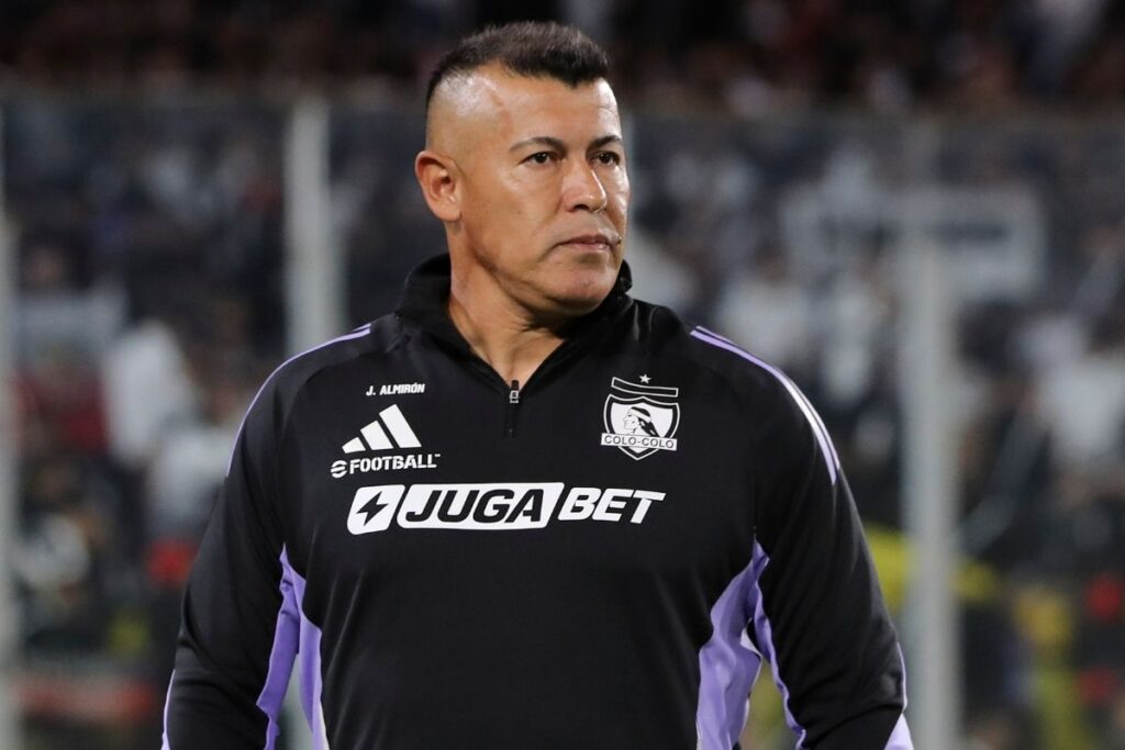 Jorge Almirón prepara la formación de Colo-Colo