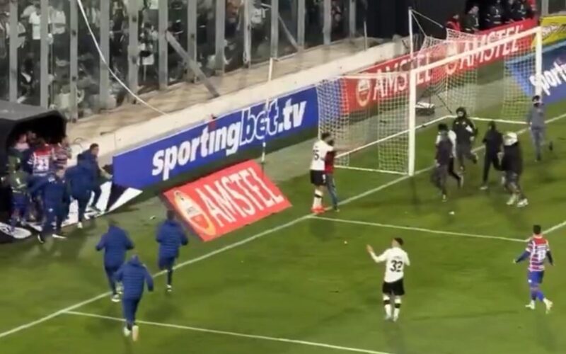 Emiliano Amor hinchas de Colo-Colo en el partido vs Fortaleza.