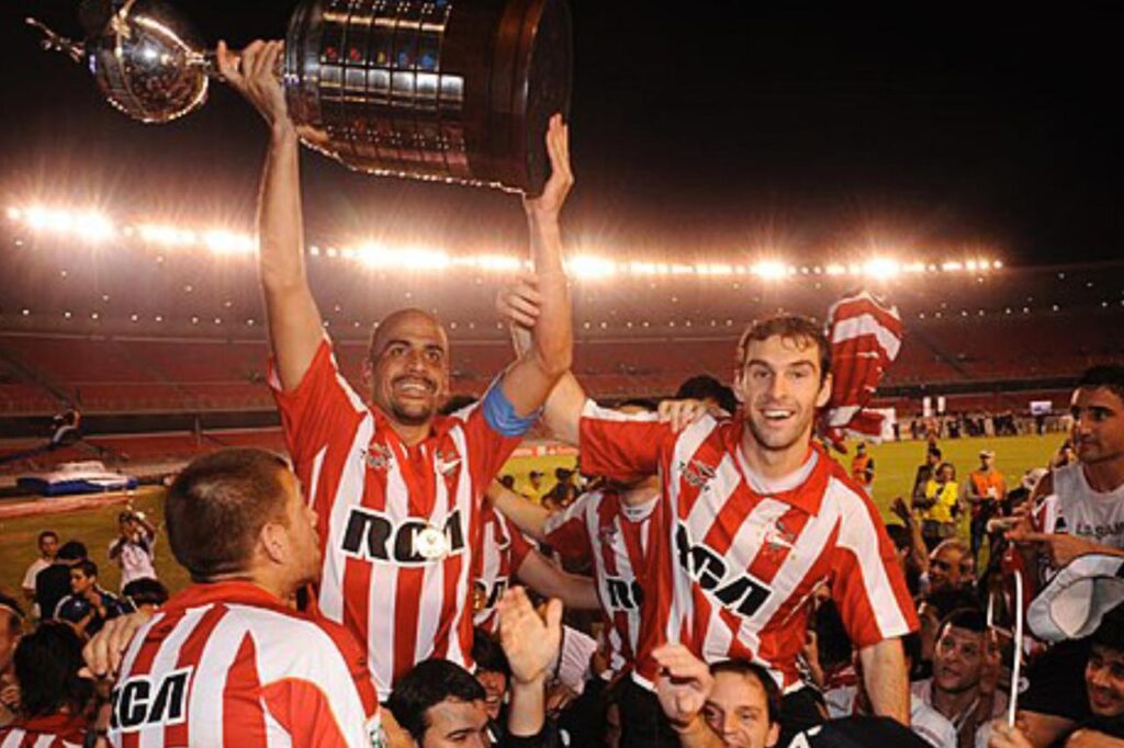 Estudiantes celebrando la obtención de la Copa Libertadores 2009