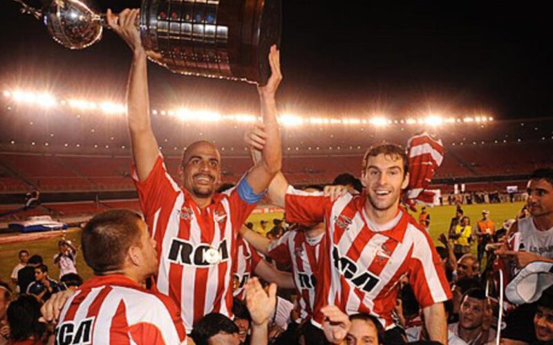 Estudiantes celebrando la obtención de la Copa Libertadores 2009