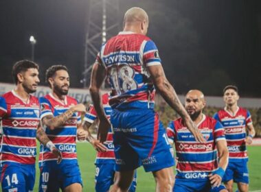Fortaleza celebrando un gol contra Atlético Bucaramanga en Copa Libertadores.