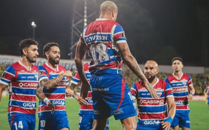 Fortaleza celebrando un gol contra Atlético Bucaramanga en Copa Libertadores.