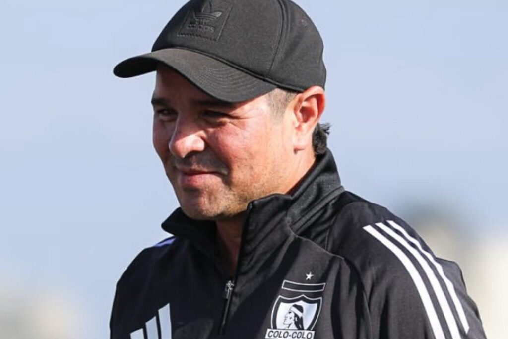 Héctor Tapia como jefe del fútbol joven de Colo-Colo.