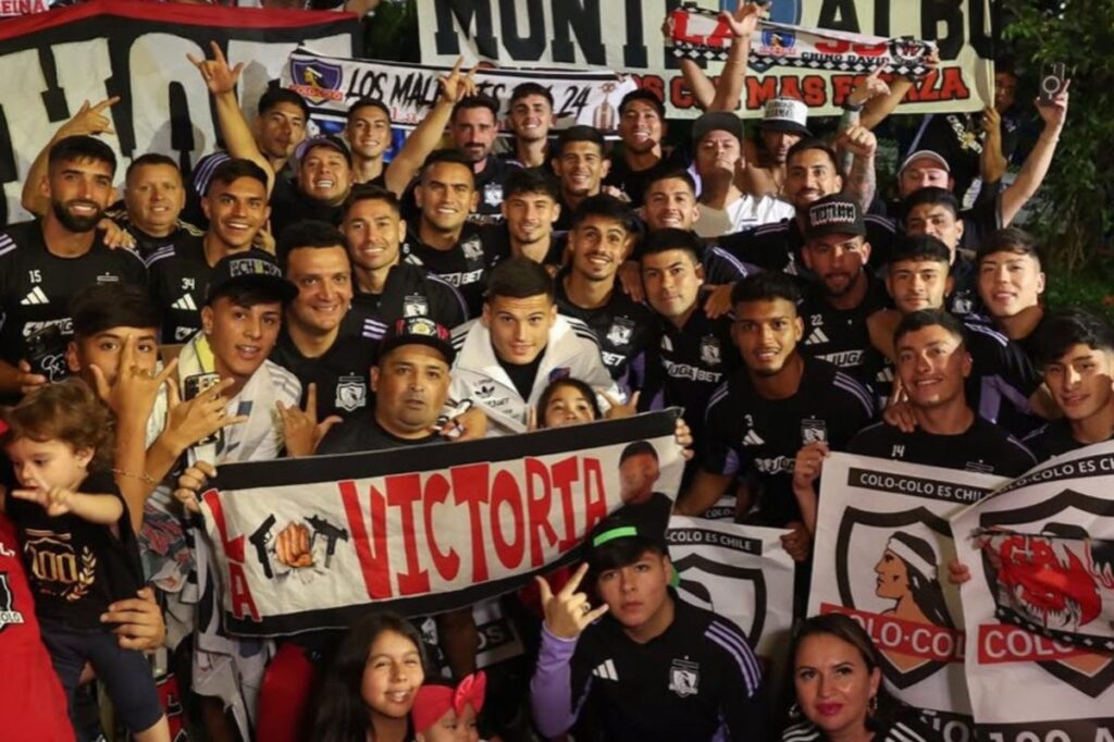 Hinchas de Colo-Colo en Colombia