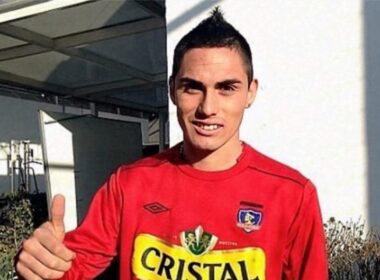 Jean Paul Pineda con la camiseta de Colo-Colo.