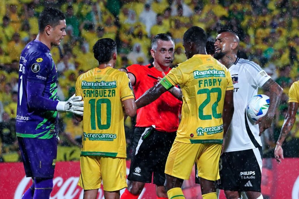 Lesionado Fabián Sambueza de Atlético Bucaramanga (2)