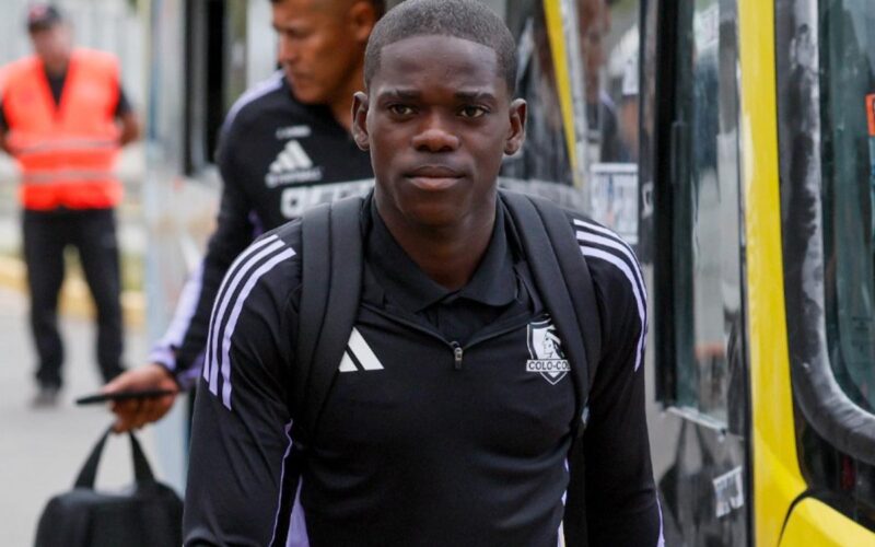 Manley Clerveaux con el primer equipo de Colo-Colo.