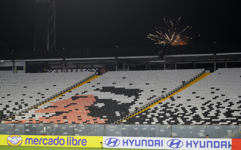 Futbol, Colo Colo vs Racing. Fase de grupos, Copa Libertadores 2025. Colo Colo contra Racing durante el partido de copa libertadores por el grupo E disputado en el estadio Monumental en Santiago, Chile. 22/04/2024 Jonnathan Oyarzun/Photosport Football, Colo Colo vs Racing. Group stage, Copa Libertadores 2025. Colo Colo against Racing during the copa libertadores match for group E at the Monumental stadium in Santiago, Chile. 22/04/2024 Jonnathan Oyarzun/Photosport