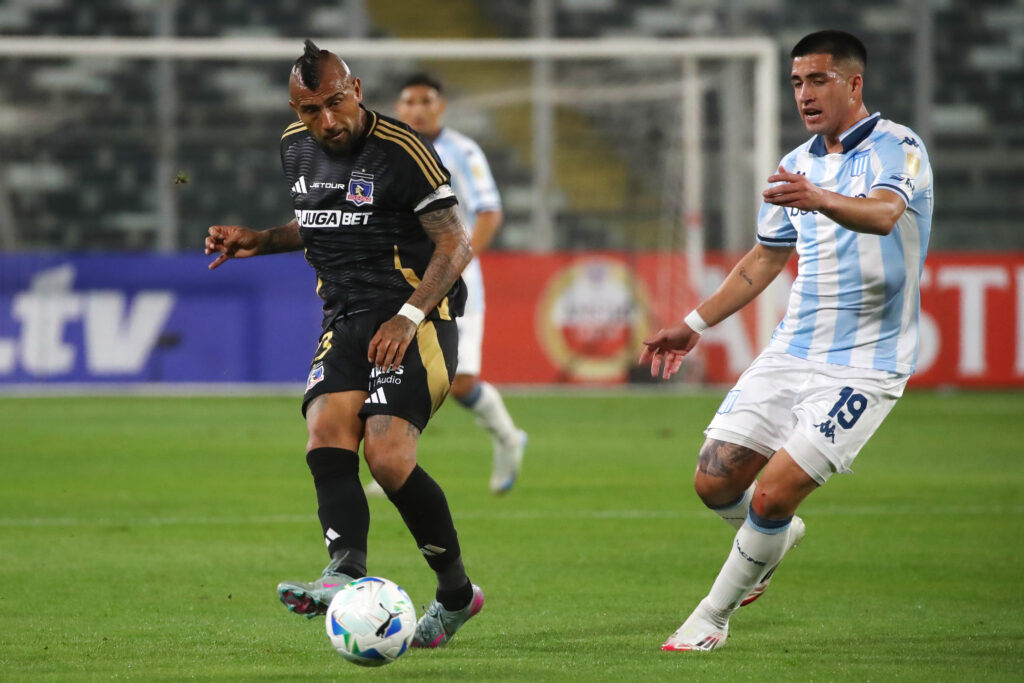 Futbol, Colo Colo vs Racing.
Fase de grupos, Copa Libertadores 2025.
El jugador de Colo Colo Arturo Vidal es fotografiado durante el partido de copa libertadores por el grupo E contra Racing disputado en el estadio Monumental en Santiago, Chile.
22/04/2024
Jonnathan Oyarzun/Photosport

Football, Colo Colo vs Racing.
Group stage, Copa Libertadores 2025.
Colo Colo’s player Arturo Vidal is pictured during the copa libertadores match for group E against Racing at the Monumental stadium in Santiago, Chile.
22/04/2024
Jonnathan Oyarzun/Photosport