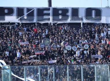 Garra Blanca en el Estadio Monumental.
