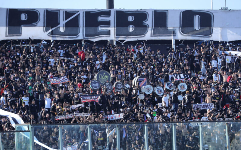 Garra Blanca en el Estadio Monumental.
