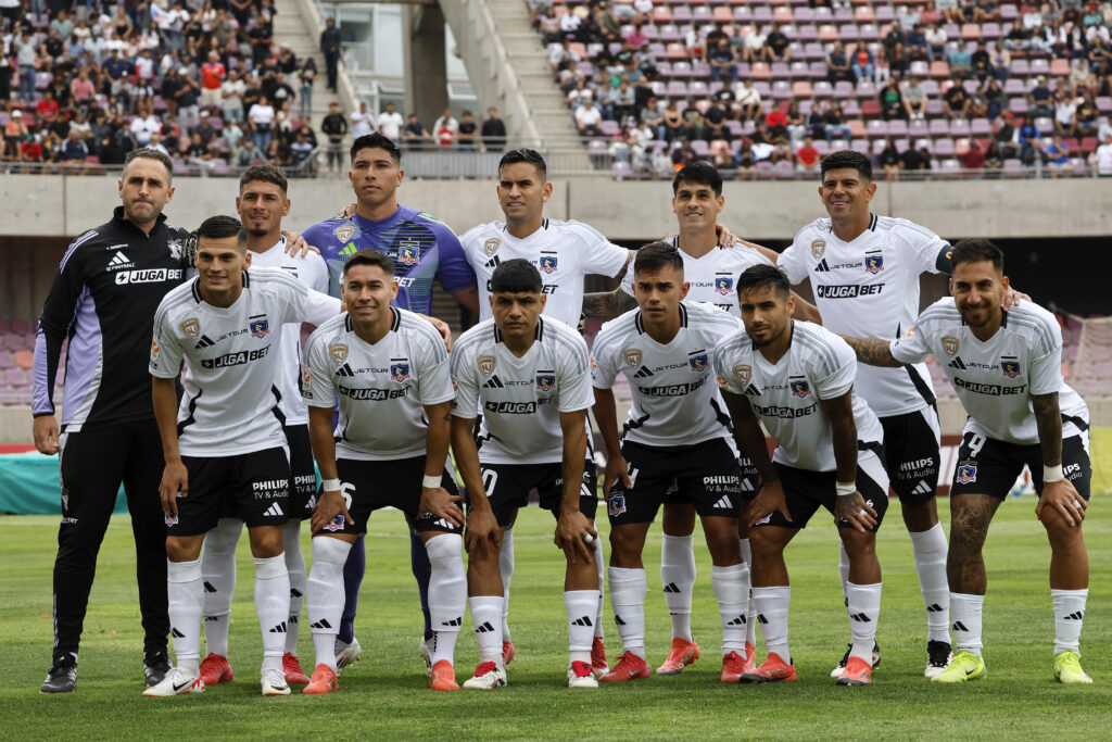 Futbol, Deportes La Serena vs Colo Colo. Fecha 1, Liga de Primera 2025. El equipo de Colo Colo es fotografiado durante un partido de primera division contra Deportes La Serena disputado en el estadio La Portada de La Serena, Chile. 16/02/2025 Andres Pina/Photosport Football, Deportes La Serena vs Colo Colo. 1st turn, 2025 First division league. Colo Colo team are pictured during a first division match against Deportes La Serena at the La Portada stadium in La Serena, Chile. 16/02/2025 Andres Pina/Photosport