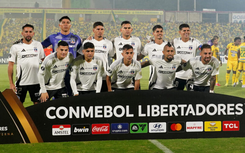 Futbol, Atletico Bucaramanga vs Colo Colo. Fase de grupos, Copa Libertadores 2025. El equipo de Colo Colo es fotografiado durante el partido de copa libertadores por el grupo E contra Atletico Bucaramanga disputado en el estadio Jose Americo Montanini en Bucaramanga, Colombia. 01/04/2024 Vizzor image/Photosport Football, Atletico Bucaramanga vs Colo Colo. Group stage, Copa Libertadores 2025. Colo Colo’s teams are pictured during the copa libertadores match for group E against Atletico Bucaramanga at the Jose Americo Montanini stadium in Bucaramanga, Colombia. 01/04/2024 Vizzor image/Photosport