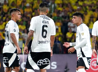 Jugadores de Colo-Colo durante un partido.