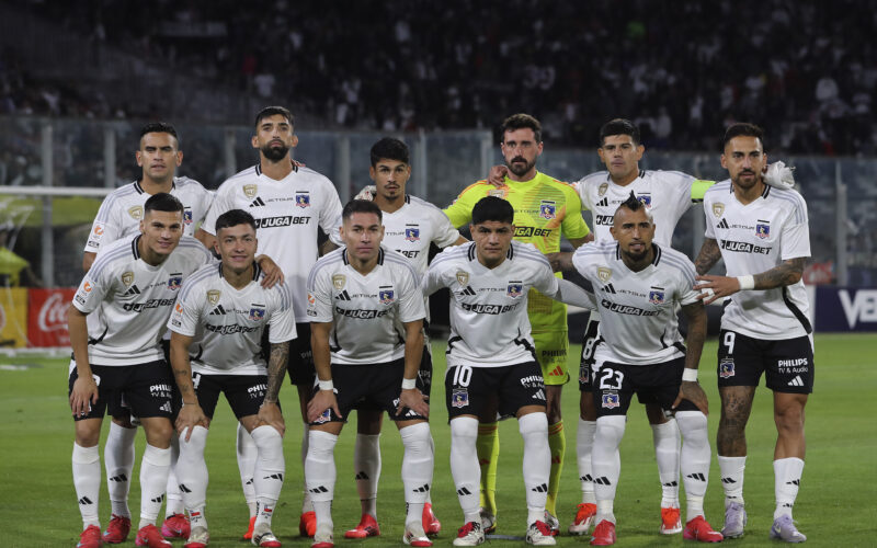 Futbol, Colo Colo vs Santiago Wanderers. Fecha 5, fase de grupos, Copa Chile 2025. El equipo de Colo Colo es fotografiado contra Santiago Wanderers durante el partido de grupo B de la Copa Chile realizado en el estadio Monumental, Santiago Chile. 06/04/2025 Felipe Zanca/Photosport Football, Colo Colo vs Santiago Wanderers. 5th turn, group phase, 2025 Copa Chile Championship. Colo ColoÕs teams are pictured against Santiago Wanderers during a group B match of the Copa Chile Championship at the Monumental stadium in Santiago, Chile. 06/04/2025 Felipe Zanca/Photosport