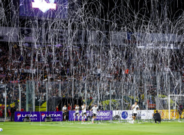 Recibimiento de la Garra Blanca a Colo-Colo.