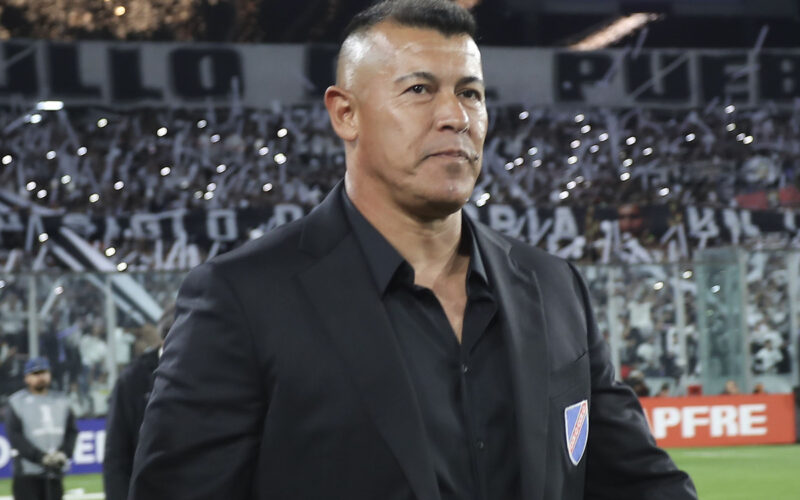 Primer plano de Jorge Almirón.