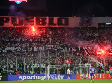 Hinchas de Colo-Colo en el Estadio Monumental.