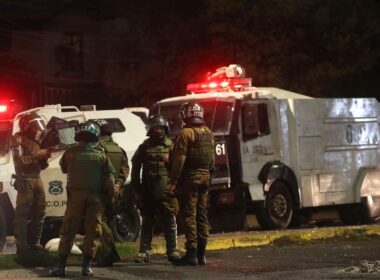 Carabineros en el Estadio Monumental.