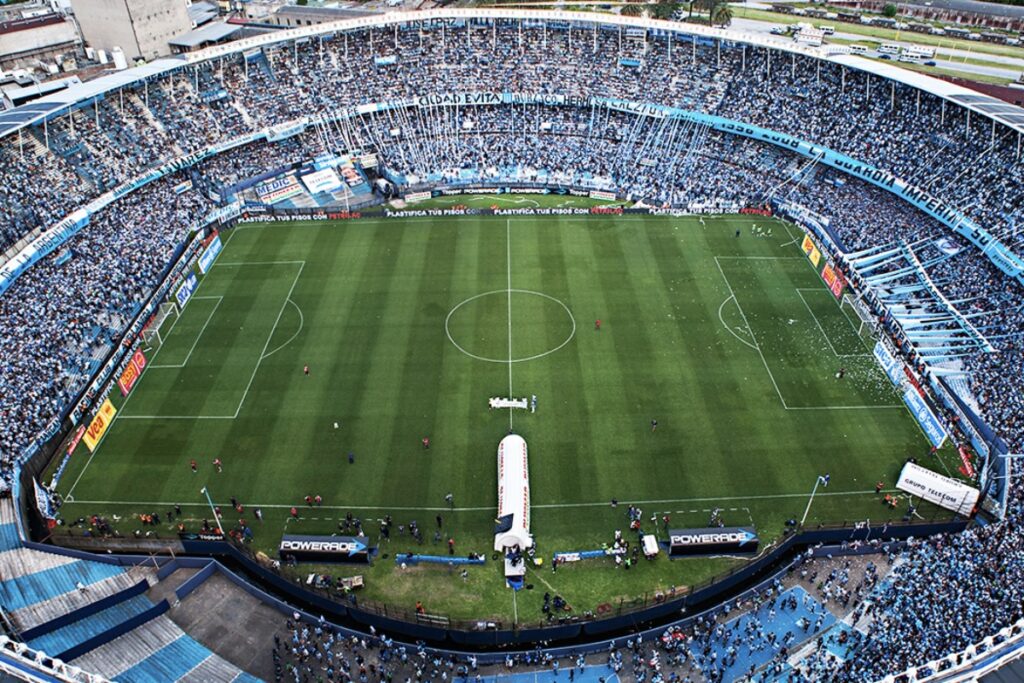 El Estadio Presidente Perón se alista para recibir a Colo-Colo.