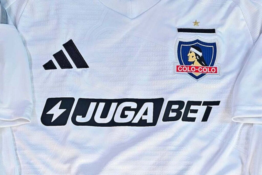 Camiseta 2025 de Colo-Colo.