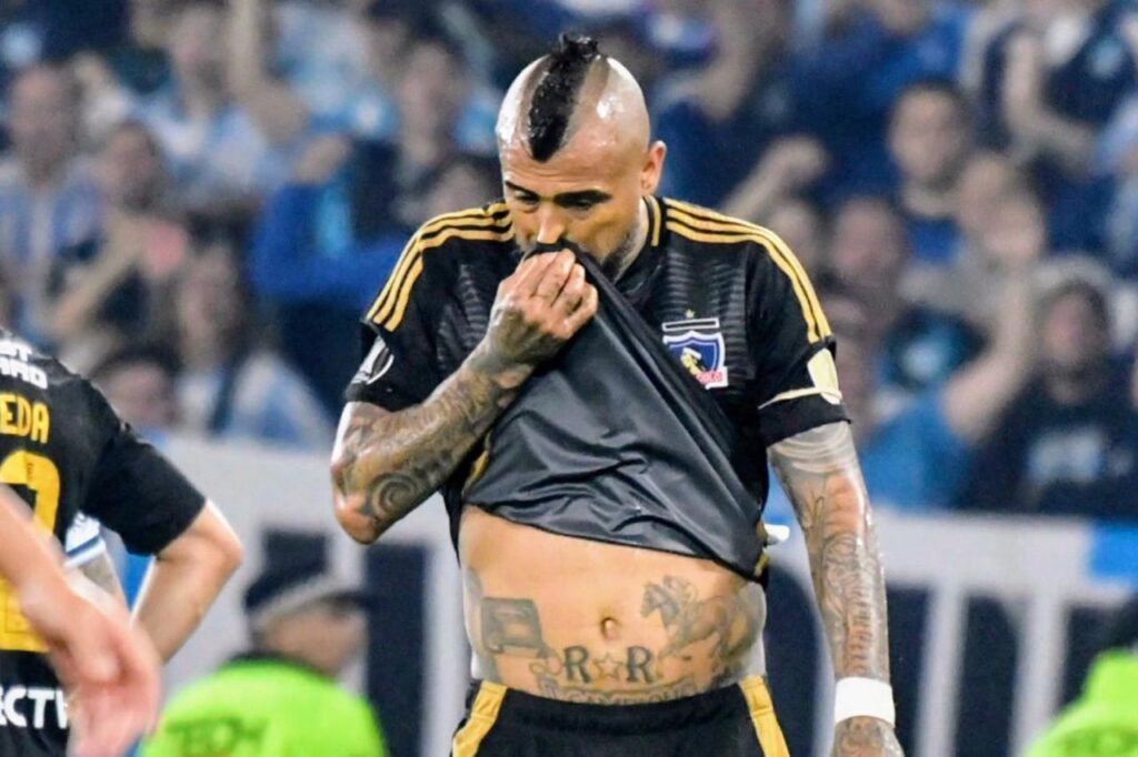 Futbol, Racing vs Colo Colo.
Fase de grupos, Copa Libertadores 2025.
El jugador de Colo Colo Arturo Vidal es fotografiado durante el partido de copa libertadores por el grupo E contra Racing disputado en el estadio Presidente Peron en Buenos Aires, Argentina.
14/05/2024
Fotobaires/Photosport

Football, Racing vs Colo Colo.
Group stage, Copa Libertadores 2025.
Colo Colo’s player Arturo Vidal is pictured during the copa libertadores match for group E against Racing at the Presidente Peron stadium in Buenos Aires, Argentina.
14/05/2024
Fotobaires/Photosport