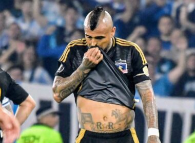 Futbol, Racing vs Colo Colo. Fase de grupos, Copa Libertadores 2025. El jugador de Colo Colo Arturo Vidal es fotografiado durante el partido de copa libertadores por el grupo E contra Racing disputado en el estadio Presidente Peron en Buenos Aires, Argentina. 14/05/2024 Fotobaires/Photosport Football, Racing vs Colo Colo. Group stage, Copa Libertadores 2025. Colo Colo’s player Arturo Vidal is pictured during the copa libertadores match for group E against Racing at the Presidente Peron stadium in Buenos Aires, Argentina. 14/05/2024 Fotobaires/Photosport