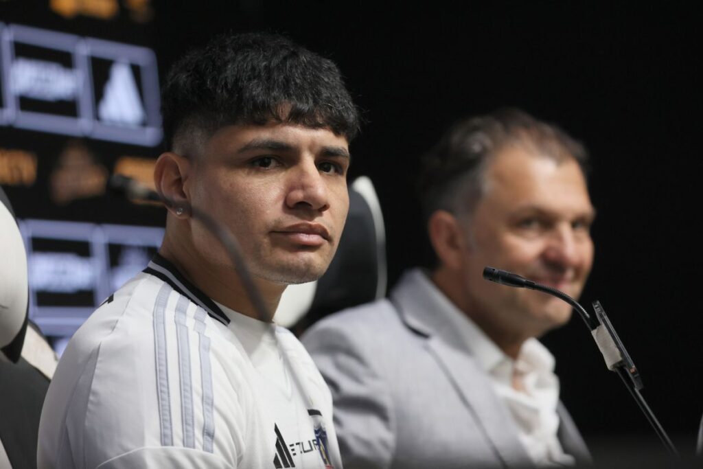 Claudio Aquino llegó como el gran refuerzo de Colo-Colo para esta temporada, teniendo el segundo sueldo más alto del club con 83 millones.