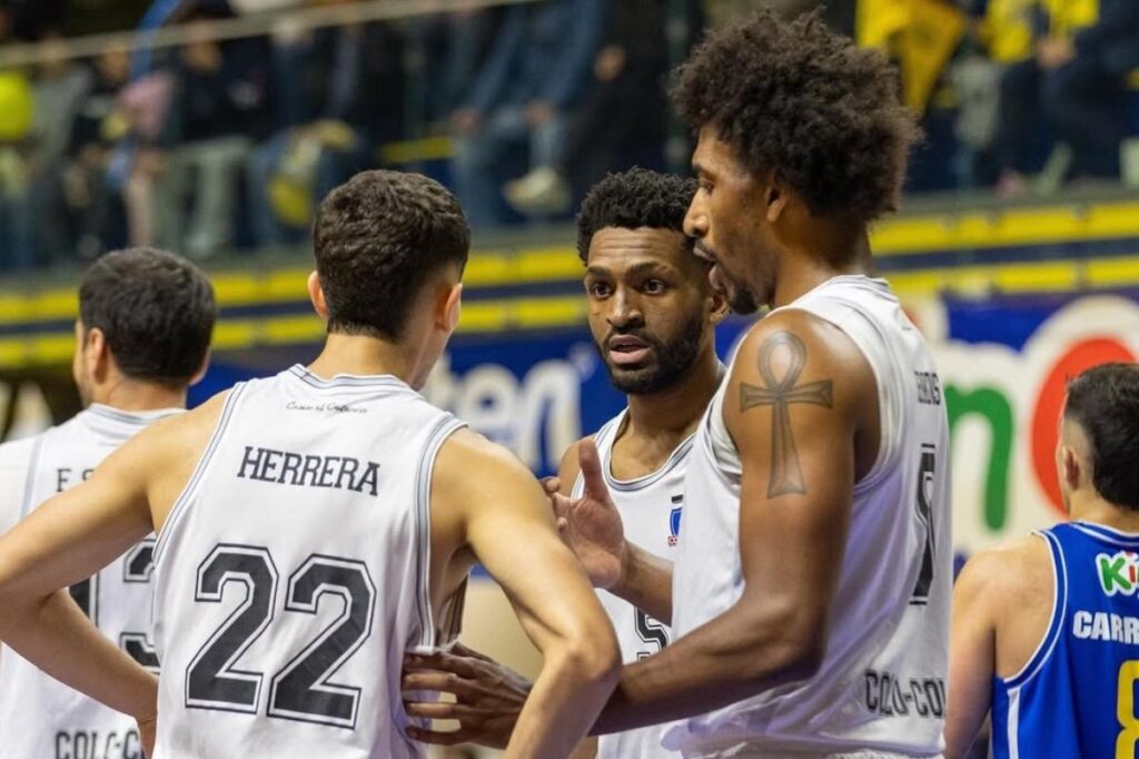 Plantel de Colo-Colo Básquetbol.