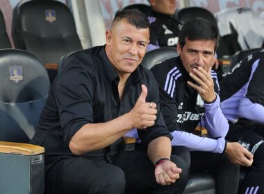 Todo indica que Jorge Almirón podría dirigir ante Atlético Bucaramanga a pesar de la polémica con Blanco y Negro.