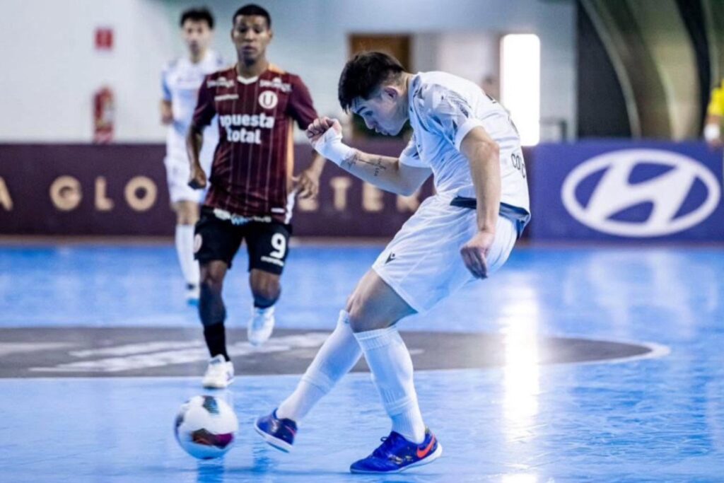 Colo-Colo futsal en su partido de Copa Libertadores frente a Universitario de Perú.