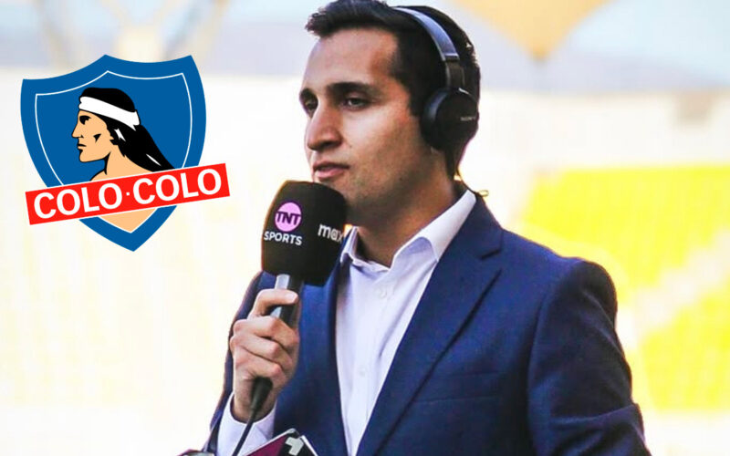 Primer plano de Daniel Arrieta informando junto al escudo de Colo-Colo.
