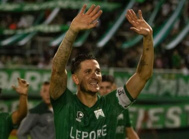 Gonzalo Castellani con la camiseta de Ferro Carril Oeste.