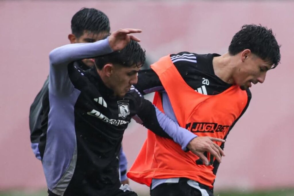 Entrenamiento de Colo-Colo con Esteban Pavez, Alexander Oroz y Bruno Gutiérrez, en una jornada con retornos.