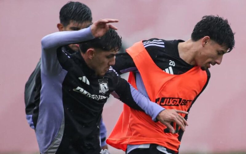 Entrenamiento de Colo-Colo con Esteban Pavez, Alexander Oroz y Bruno Gutiérrez, en una jornada con retornos.