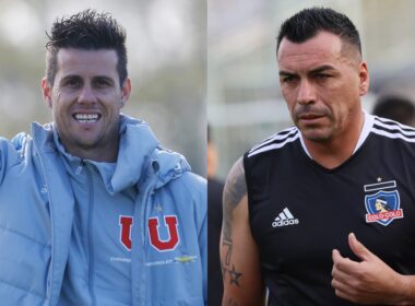 Esteban Paredes y Diego Rivarola con camiseta de Universidad de Chile y Colo-Colo.