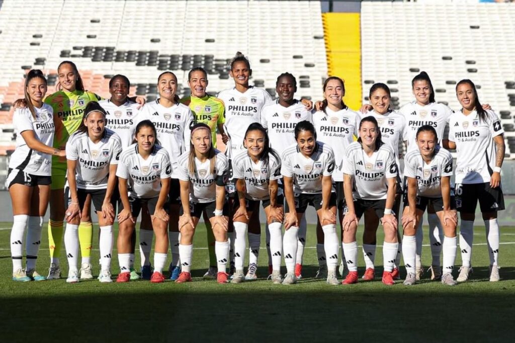 Formación Colo-Colo Femenino en el partido frente a Unión Española en el Estadio Monumental.