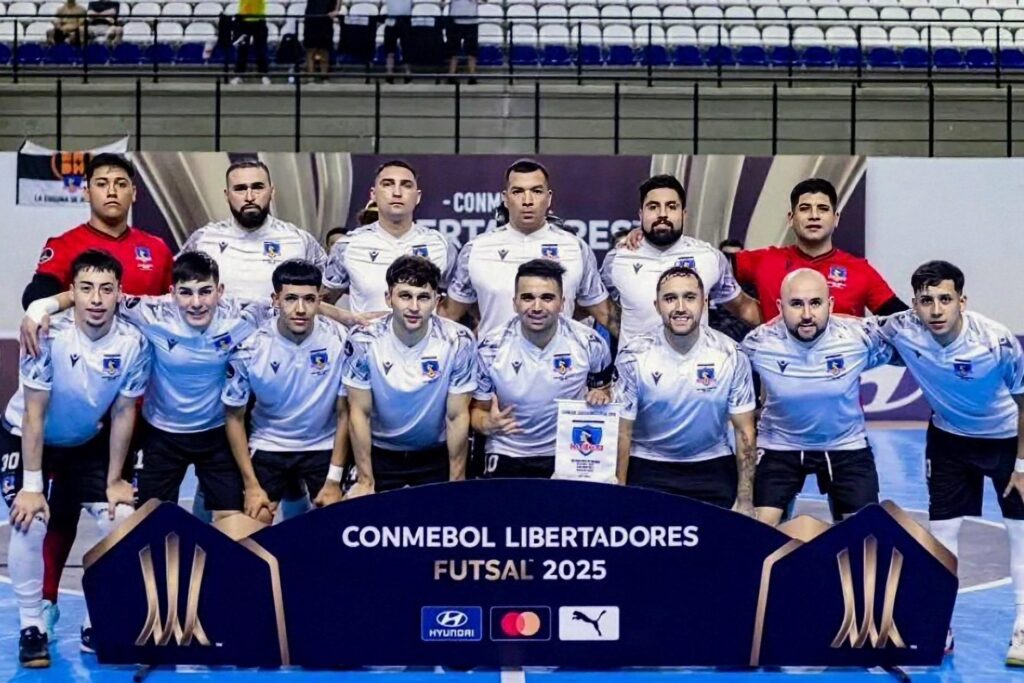 Formación Colo-Colo futsal vs Magnus.