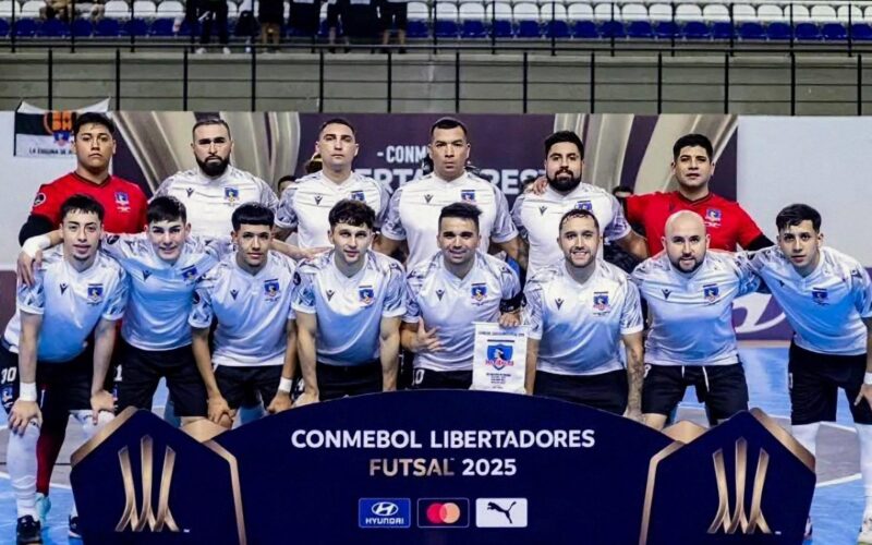 Formación Colo-Colo futsal vs Magnus.