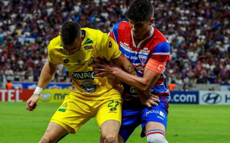Benjamín Kuscevic durante el partido de Fortaleza vs Atlético Bucaramanga.