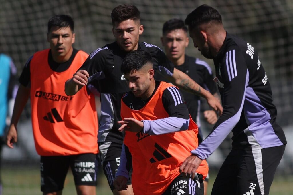 Jugadores de Colo-Colo durante un entrenamiento.