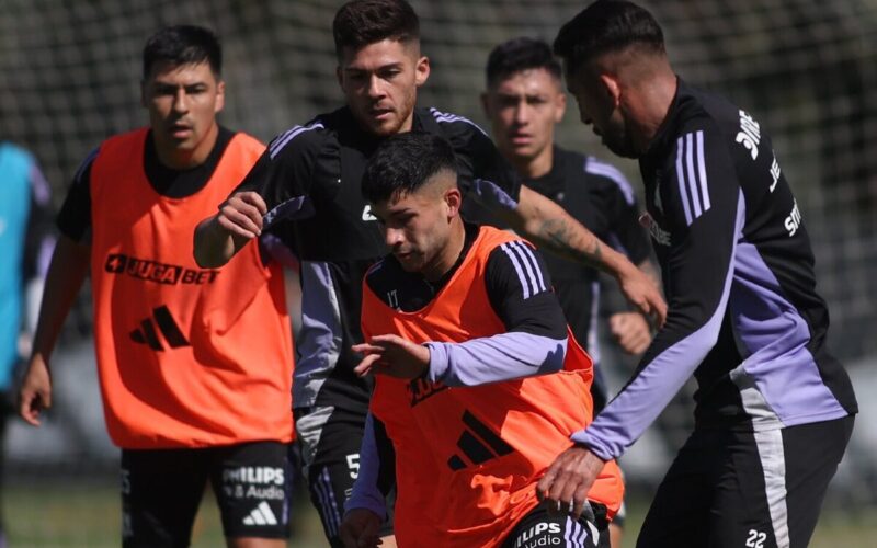 Jugadores de Colo-Colo durante un entrenamiento.
