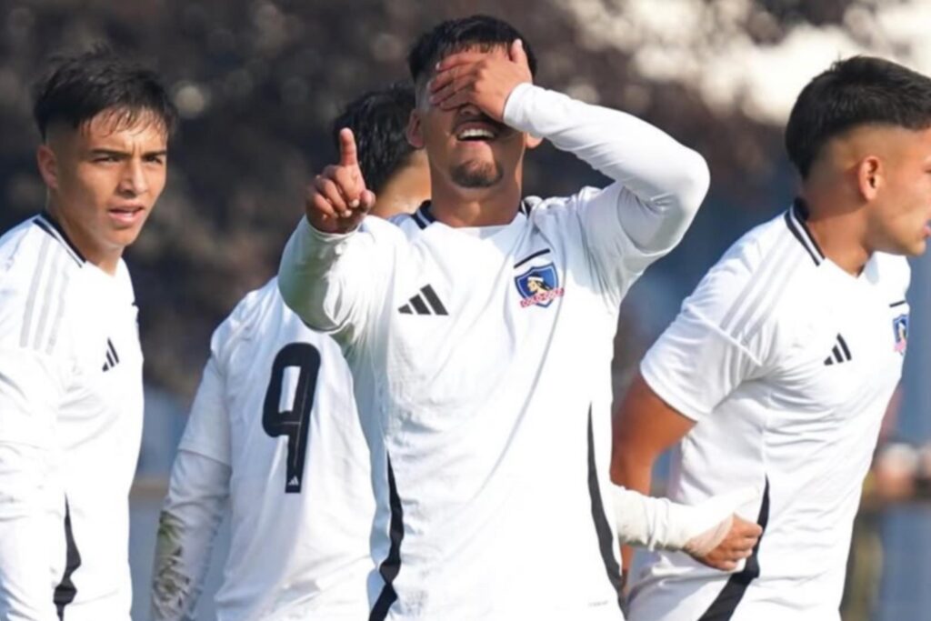 Javier Rojas celebrando su gol Colo-Colo Sub-20 vs Unión Española en la Copa Futuro.