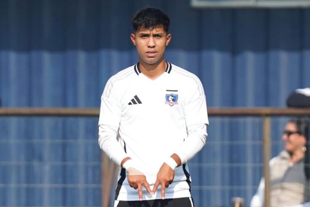Cristián Alarcón celebrando su gol Colo-Colo Sub-20 vs Unión Española en la Copa Futuro.